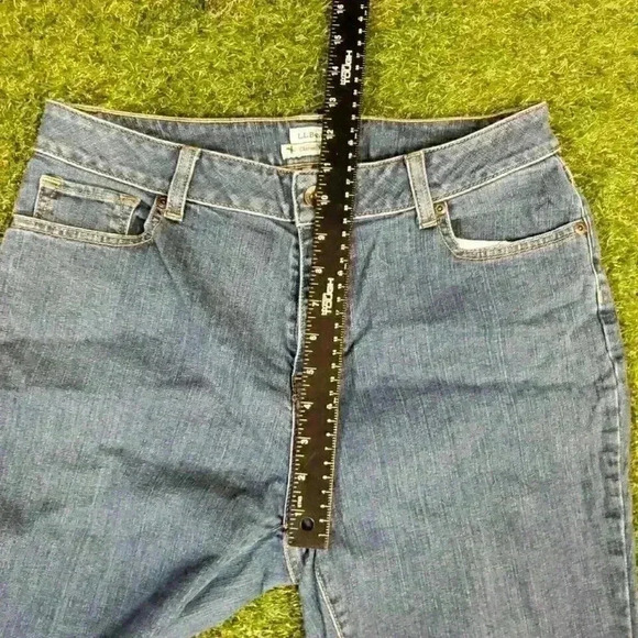 L.L. Bean Women's Classic Fit Bootcut Jeans Size 12MT Medium Wash High Rise - Picture 7 of 8